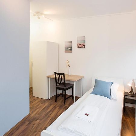 Zentral Gelegene Zimmer Mit Gemeinschaftsbad Und Kueche Hostel Nuremberg Luaran gambar