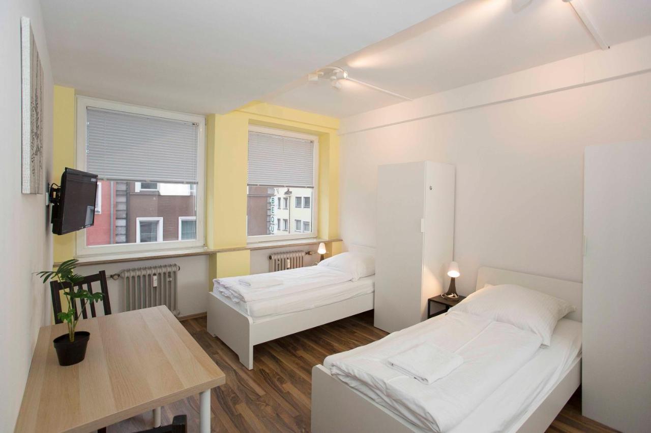 Zentral Gelegene Zimmer Mit Gemeinschaftsbad Und Kueche Hostel Nuremberg Luaran gambar