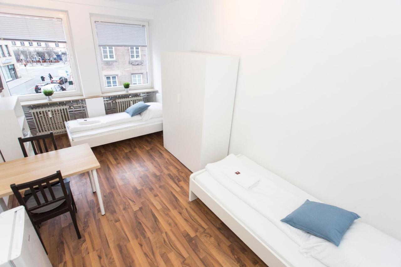 Zentral Gelegene Zimmer Mit Gemeinschaftsbad Und Kueche Hostel Nuremberg Luaran gambar