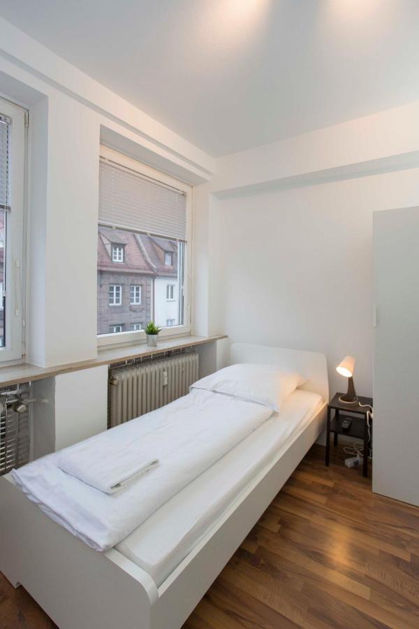 Zentral Gelegene Zimmer Mit Gemeinschaftsbad Und Kueche Hostel Nuremberg Luaran gambar