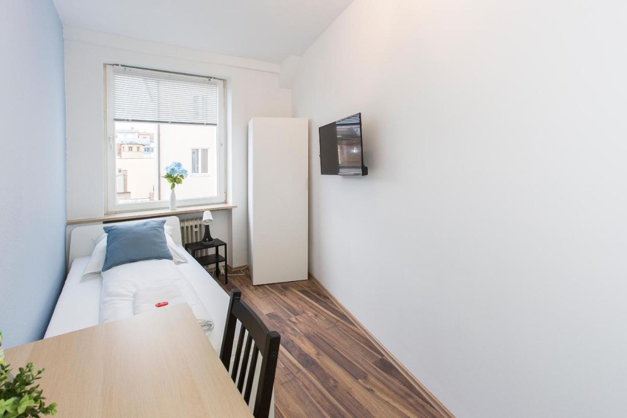 Zentral Gelegene Zimmer Mit Gemeinschaftsbad Und Kueche Hostel Nuremberg Luaran gambar