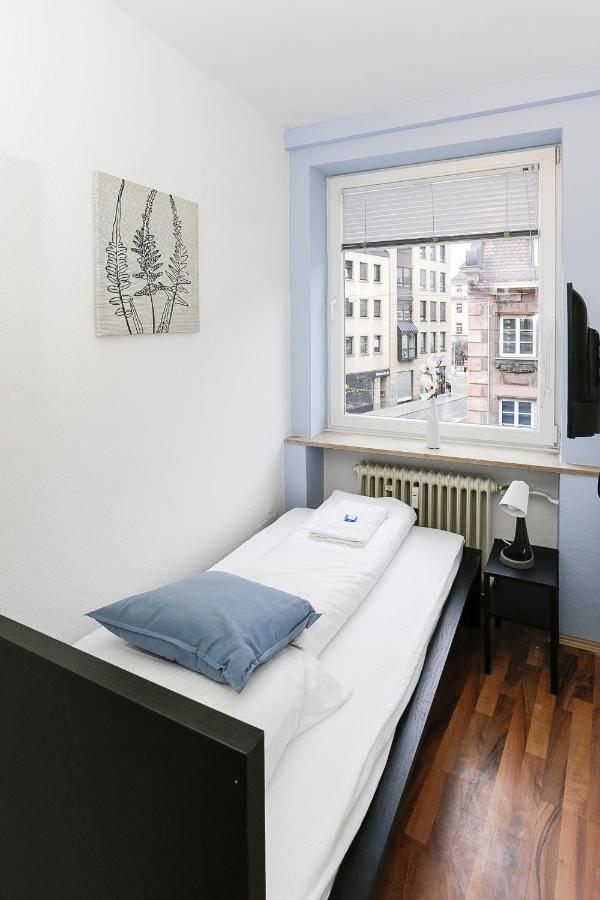 Zentral Gelegene Zimmer Mit Gemeinschaftsbad Und Kueche Hostel Nuremberg Luaran gambar